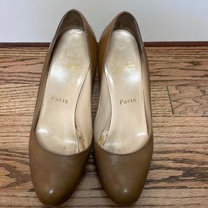 Christian Louboutin brown leather pump